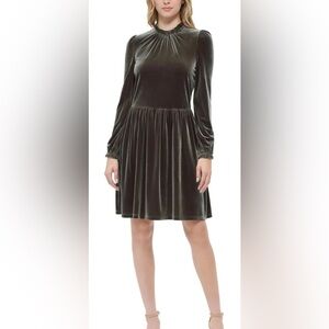 Tommy Hilfiger Holiday/Event Green Velvet Midi Formal Fit & Flare Dress 8